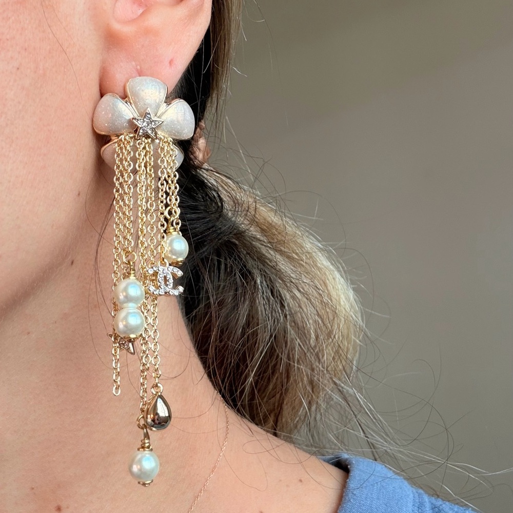 Chanel Pearl & Crystals Pendant Earrings 🌸✨ - Picture 10 of 12